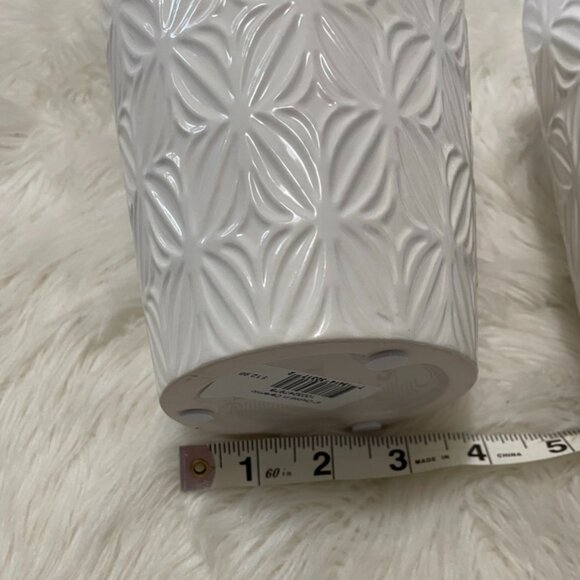 (set of 2) 6" Tall, 5" opening, 4" base Textured pattern glossy ceramic planters - Picture 3 of 7